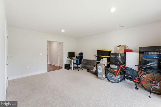 8784 KENSINGTON CHURCH ST, Manassas, VA 20112