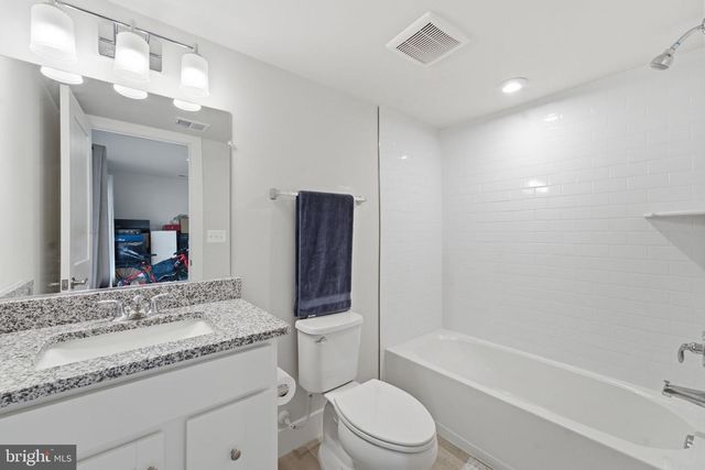 8784 KENSINGTON CHURCH ST, Manassas, VA 20112