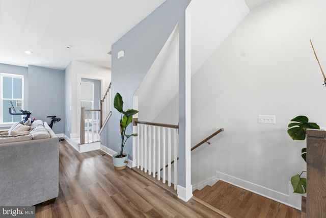 8784 KENSINGTON CHURCH ST, Manassas, VA 20112