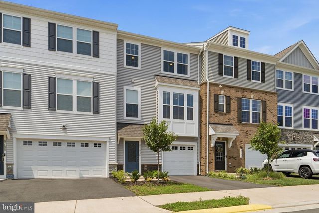 8784 KENSINGTON CHURCH ST, Manassas, VA 20112