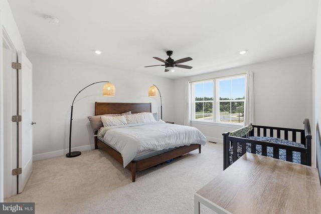 8784 KENSINGTON CHURCH ST, Manassas, VA 20112