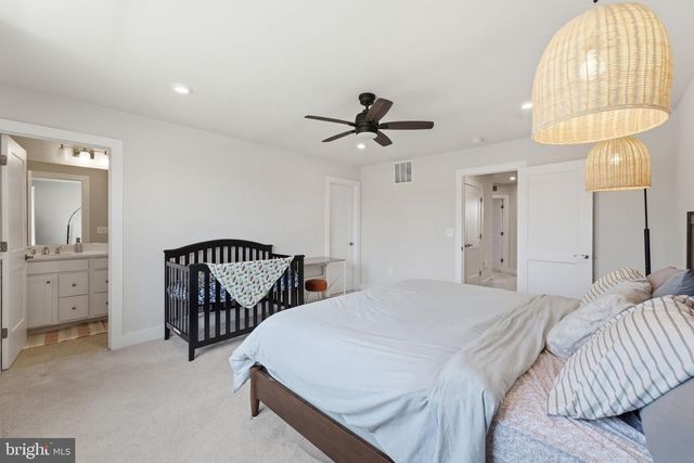 8784 KENSINGTON CHURCH ST, Manassas, VA 20112