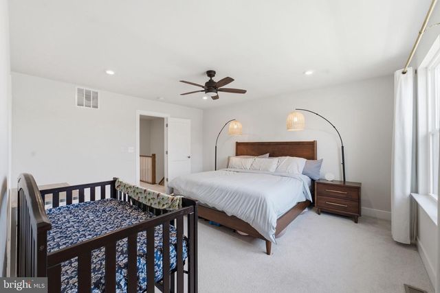 8784 KENSINGTON CHURCH ST, Manassas, VA 20112