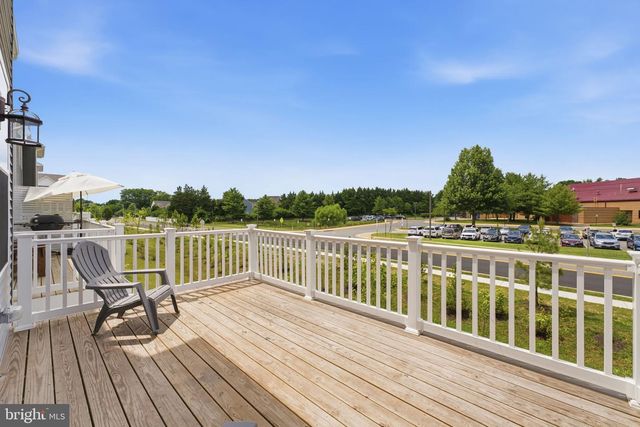 8784 KENSINGTON CHURCH ST, Manassas, VA 20112
