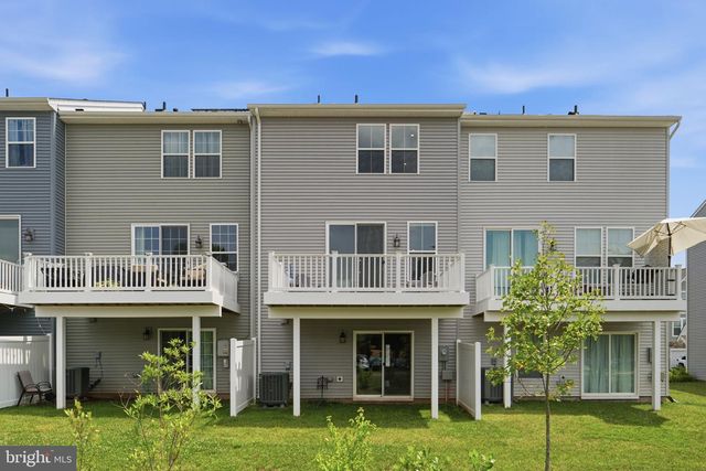 8784 KENSINGTON CHURCH ST, Manassas, VA 20112