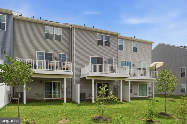 8784 KENSINGTON CHURCH ST, Manassas, VA 20112