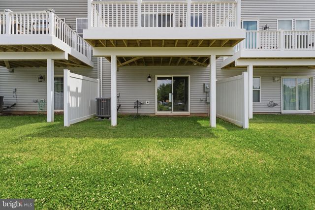 8784 KENSINGTON CHURCH ST, Manassas, VA 20112