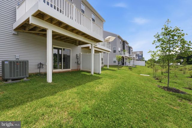 8784 KENSINGTON CHURCH ST, Manassas, VA 20112