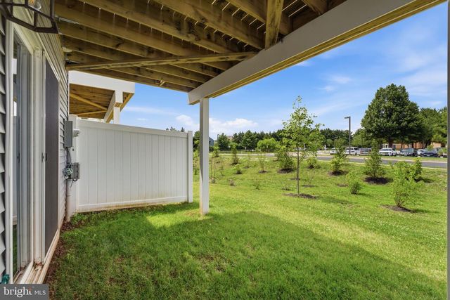 8784 KENSINGTON CHURCH ST, Manassas, VA 20112