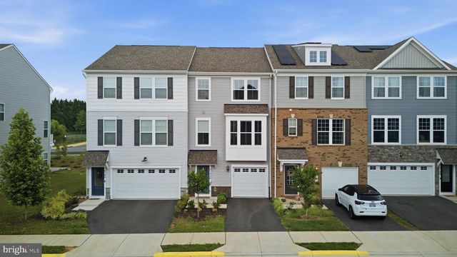 8784 KENSINGTON CHURCH ST, Manassas, VA 20112