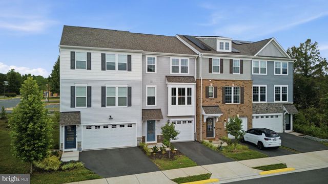 8784 KENSINGTON CHURCH ST, Manassas, VA 20112