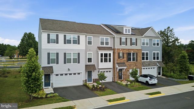 8784 KENSINGTON CHURCH ST, Manassas, VA 20112