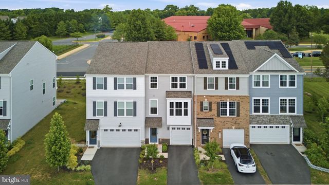 8784 KENSINGTON CHURCH ST, Manassas, VA 20112