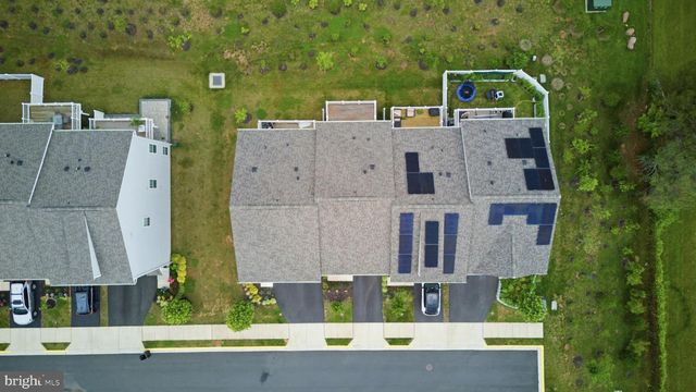 8784 KENSINGTON CHURCH ST, Manassas, VA 20112