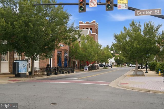 8784 KENSINGTON CHURCH ST, Manassas, VA 20112