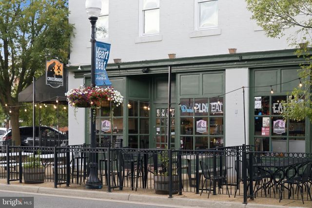 8784 KENSINGTON CHURCH ST, Manassas, VA 20112