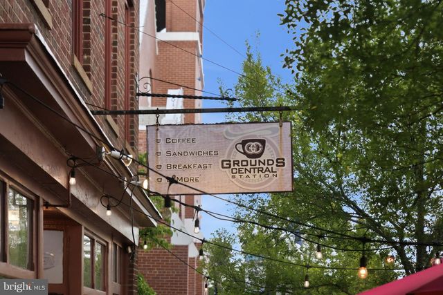 8784 KENSINGTON CHURCH ST, Manassas, VA 20112