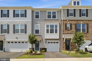 8784 KENSINGTON CHURCH ST, Manassas, VA 20112