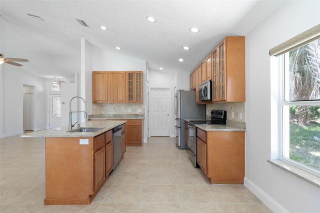 6 CROSSLEAF COURT E, Palm Coast, FL 32137