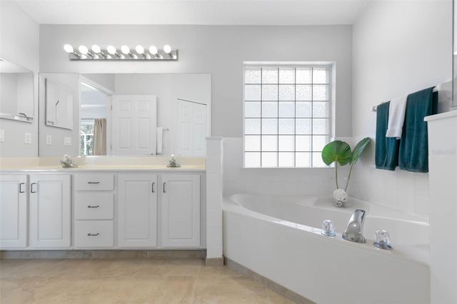 6 CROSSLEAF COURT E, Palm Coast, FL 32137