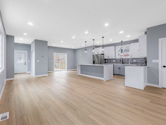 3548 Clinton Avenue, Berwyn, IL 60402