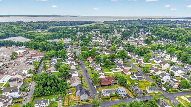 16 Gordon Street, Aberdeen, NJ 07721