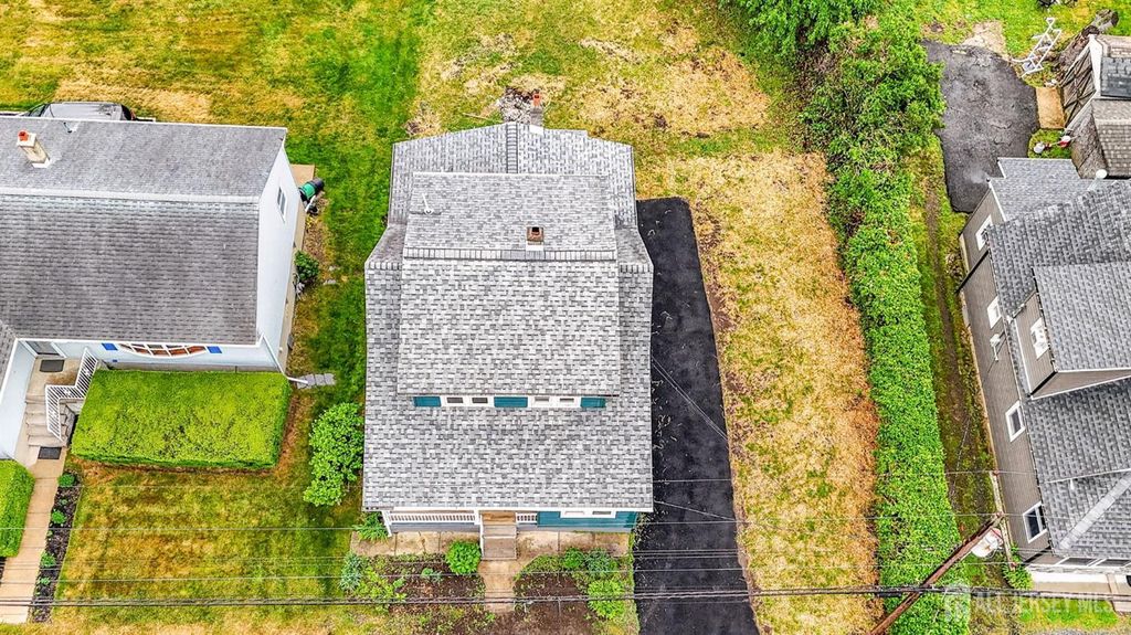 16 Gordon Street, Aberdeen, NJ 07721