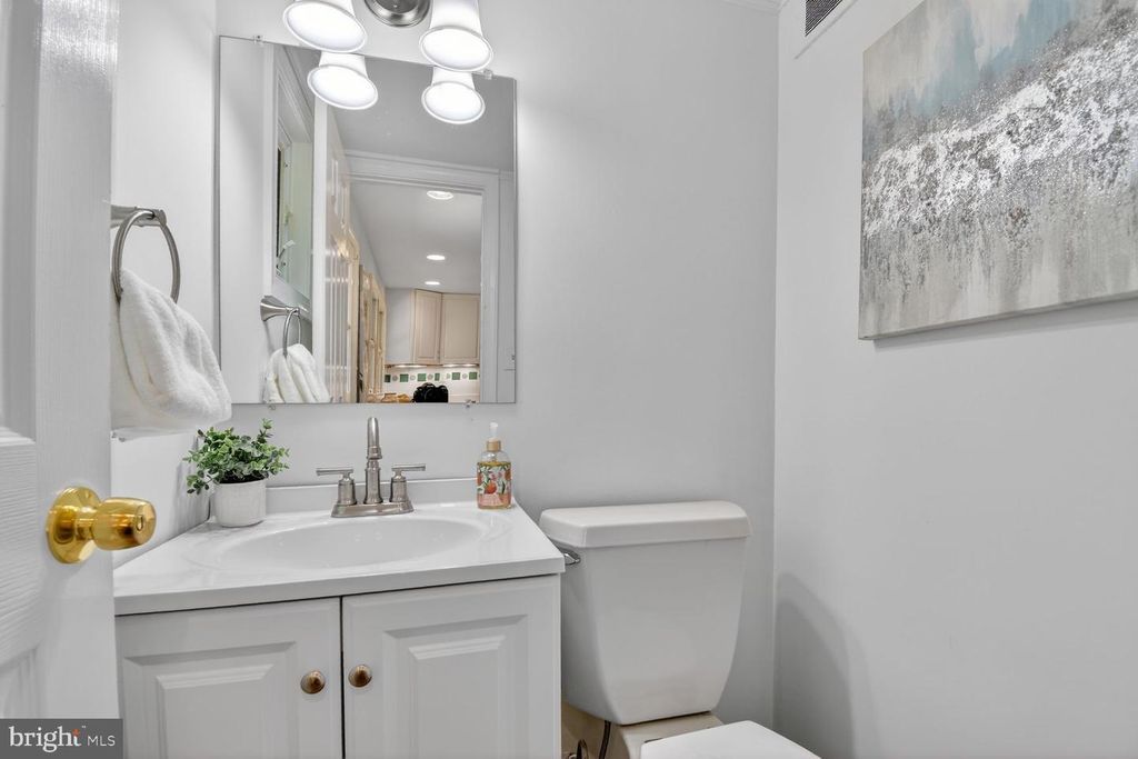 Image 22 of property listing at 4401 FERRARA DR, Silver Spring, MD 20906