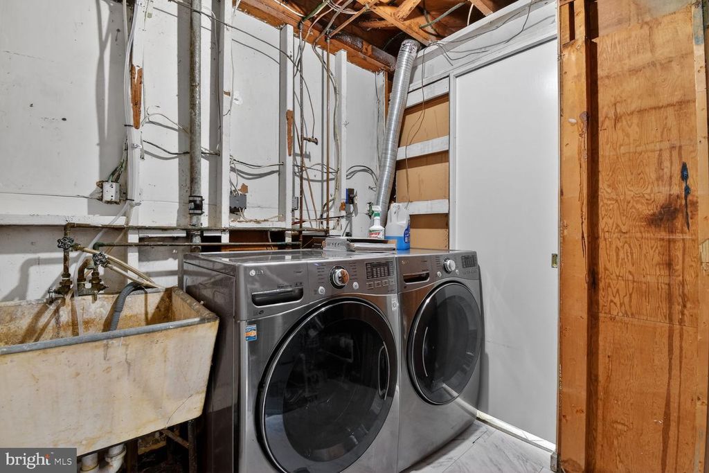 Image 23 of property listing at 4401 FERRARA DR, Silver Spring, MD 20906