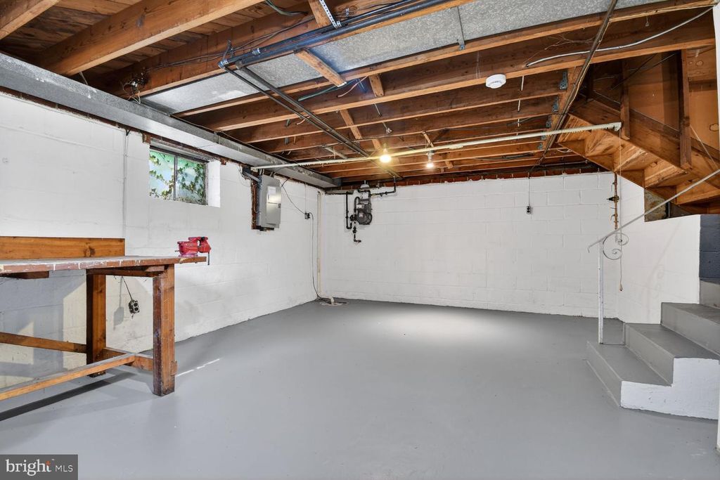 Image 24 of property listing at 4401 FERRARA DR, Silver Spring, MD 20906