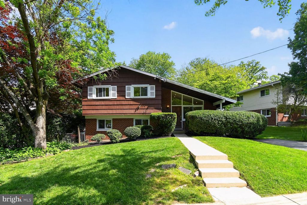 Image 26 of property listing at 4401 FERRARA DR, Silver Spring, MD 20906