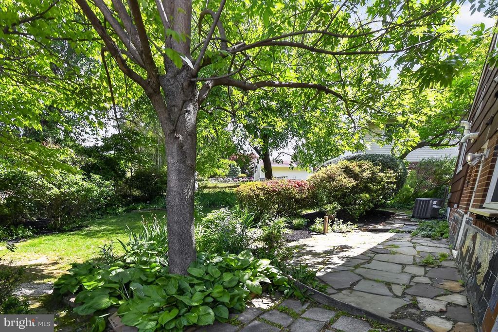 Image 31 of property listing at 4401 FERRARA DR, Silver Spring, MD 20906