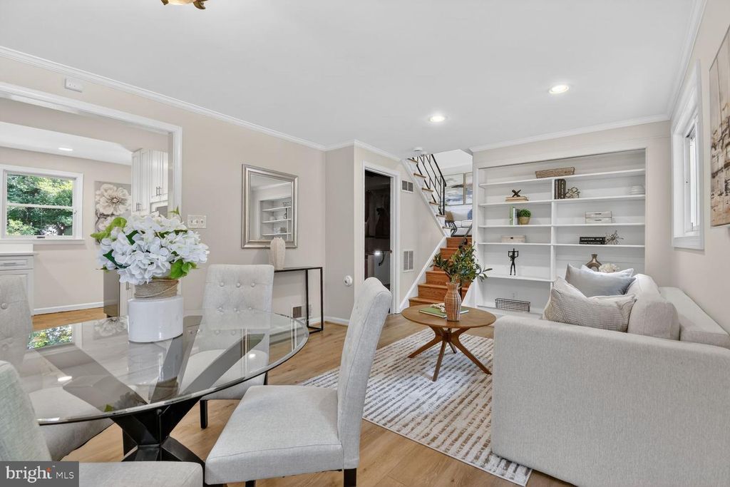 Image 9 of property listing at 4401 FERRARA DR, Silver Spring, MD 20906
