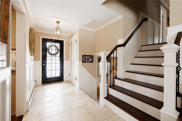 9 Bromley Road, Pittsford, NY 14534