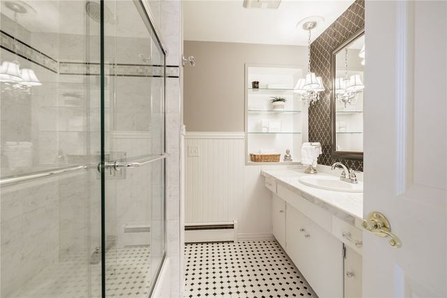 9 Bromley Road, Pittsford, NY 14534