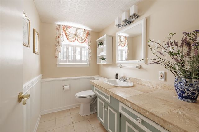 9 Bromley Road, Pittsford, NY 14534