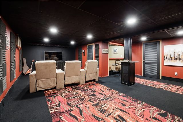 9 Bromley Road, Pittsford, NY 14534