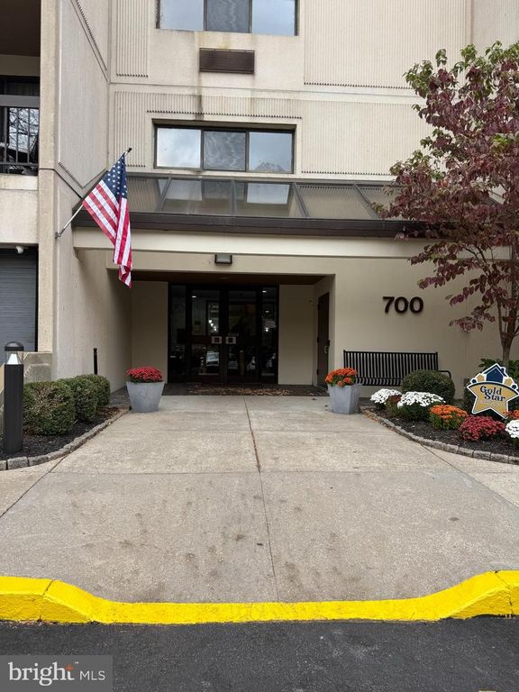 700 AVONDALE RD #3J, Wallingford, PA 19086