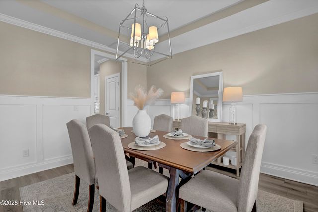 102 E Yellow Lois Drive, Hampstead, NC 28443