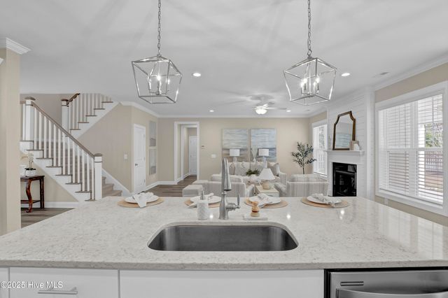 102 E Yellow Lois Drive, Hampstead, NC 28443