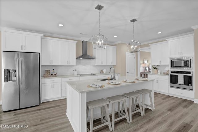 102 E Yellow Lois Drive, Hampstead, NC 28443