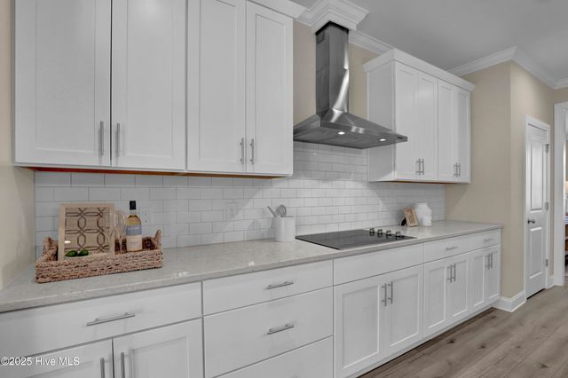 102 E Yellow Lois Drive, Hampstead, NC 28443