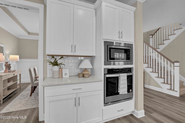 102 E Yellow Lois Drive, Hampstead, NC 28443