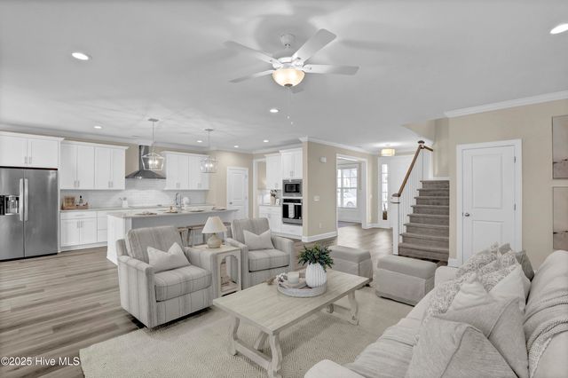 102 E Yellow Lois Drive, Hampstead, NC 28443