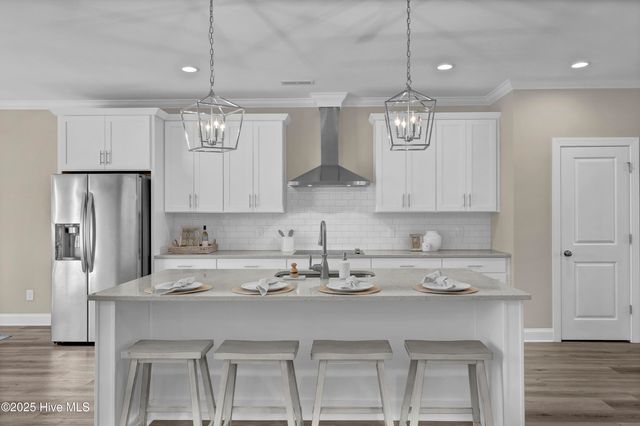 102 E Yellow Lois Drive, Hampstead, NC 28443