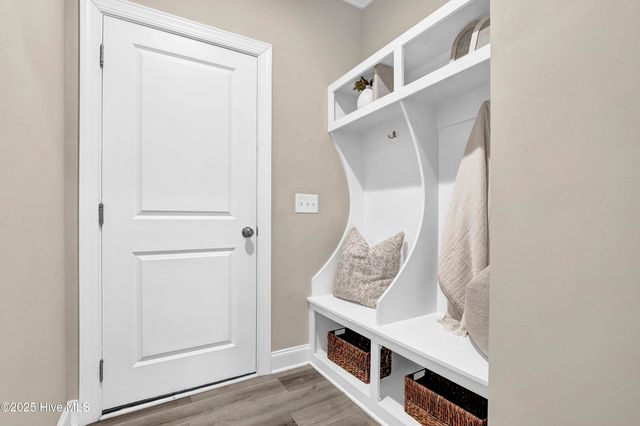 102 E Yellow Lois Drive, Hampstead, NC 28443