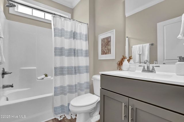 102 E Yellow Lois Drive, Hampstead, NC 28443