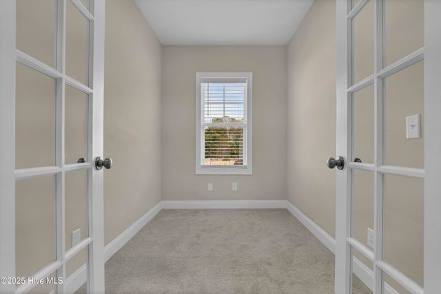 102 E Yellow Lois Drive, Hampstead, NC 28443