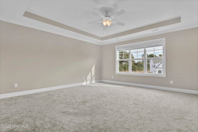 102 E Yellow Lois Drive, Hampstead, NC 28443