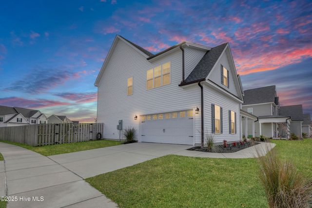 102 E Yellow Lois Drive, Hampstead, NC 28443